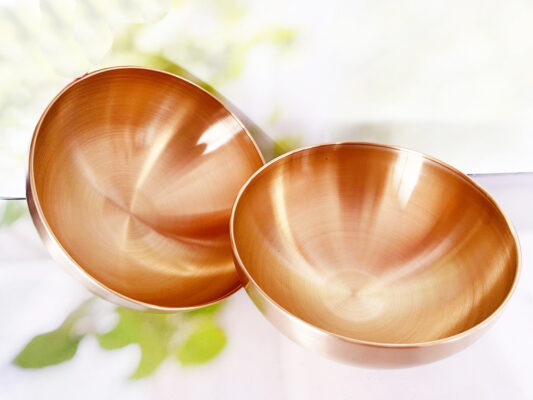 2 קערות-בול נירוסטה מוזהבות להגשה 20 ס"מ