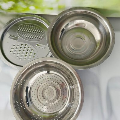 פומפייה ומסננת מנירוסטה בשלושה חלקים