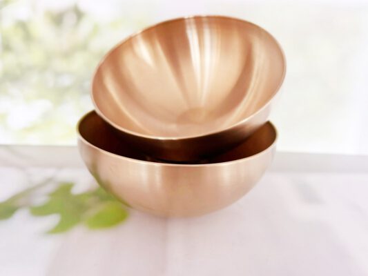 2 קערות-בול נירוסטה מוזהבות להגשה 20 ס"מ