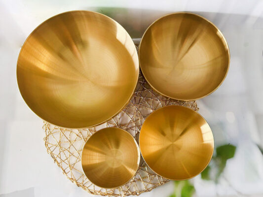 4 קערות נירוסטה מוזהבות ופלייסמנט מתנה