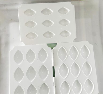 תבנית מפלסטיק להכנת 9 קובה