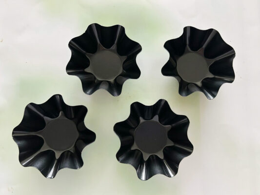 תבניות להכנת פאי ופשטידות קטנות