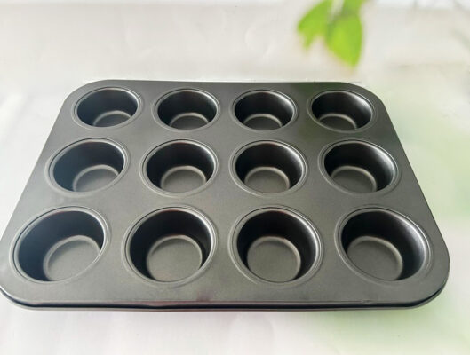 תבנית אפייה 12 שקעים