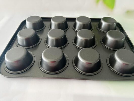 תבנית אפייה 12 שקעים